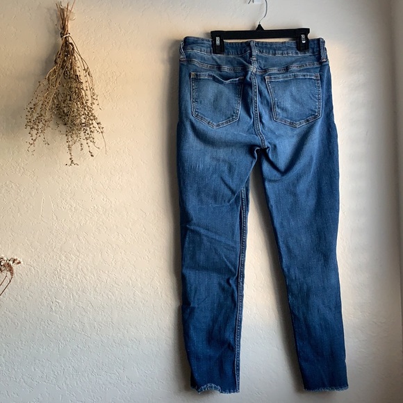 Old Navy jeans - Picture 3 of 4